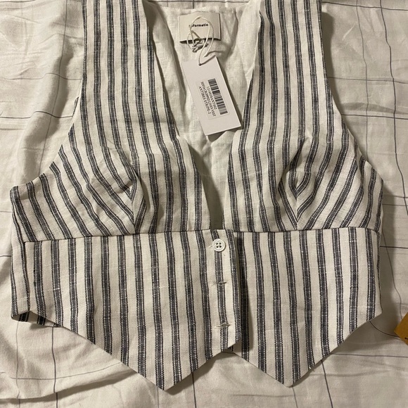 SOLD OUT Reformation Sofia Cropped Linen Vest. BNWT Never worn. - Picture 2 of 6